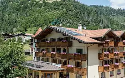 Hotel Flos in Moena
