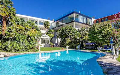 Hotel Gschwangut in Lana