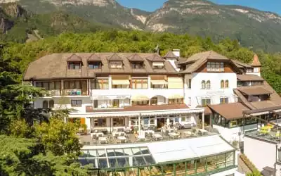 Hotel Lambrechtshof mit 98 % Empfehlungsrate Hotel Lambrechtshof in Appiano sulla Strada del Vino - Eppan an der Weinstraße