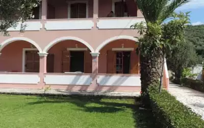 Hotel Bostonia Village in Acharavi