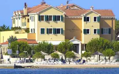 Hotel Spongiola in Brodarica