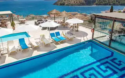 Hotel John & George mit 100 % Empfehlungsrate Hotel John & George in Tolo