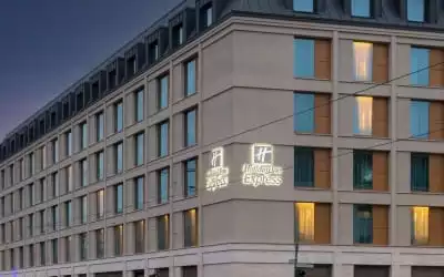 Holiday Inn Express & Suites Potsdam mit 86 % Empfehlungsrate Holiday Inn Express & Suites Potsdam in Potsdam