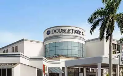 Doubletree by Hilton Fort Myers at Bell Tower Shops in Fort Myers