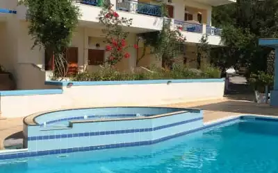 Hotel Golden Sand mit 92 % Empfehlungsrate Hotel Golden Sand in Limnionas