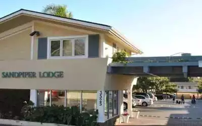 Hotel Sandpiper Lodge in Santa Barbara