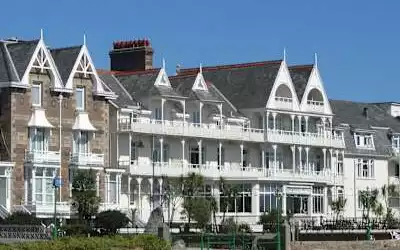 Hotel Ommaroo in St Helier [Jersey]