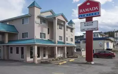 RAMADA Limited 100 Mile House Hotel mit 91 % Empfehlungsrate RAMADA Limited 100 Mile House Hotel in 100 Mile House