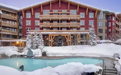 Hotel The Village Lodge in Mammoth Lakes