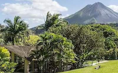 Arenal Paraiso Resort Spa & Thermo Mineral Hot Springs mit 99 % Empfehlungsrate Arenal Paraiso Resort Spa & Thermo Mineral Hot Springs in La Fortuna