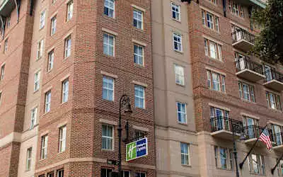 Hotel Holiday Inn Express Savannah Historic District in Savannah