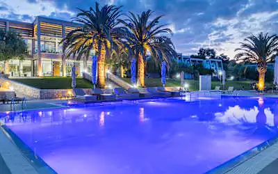 Iris Hotel in Siviris