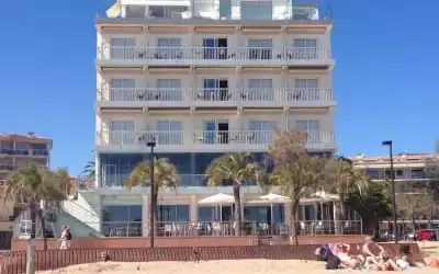 Hotel Maritim mit 100 % Empfehlungsrate Hotel Maritim in Roses - Rosas